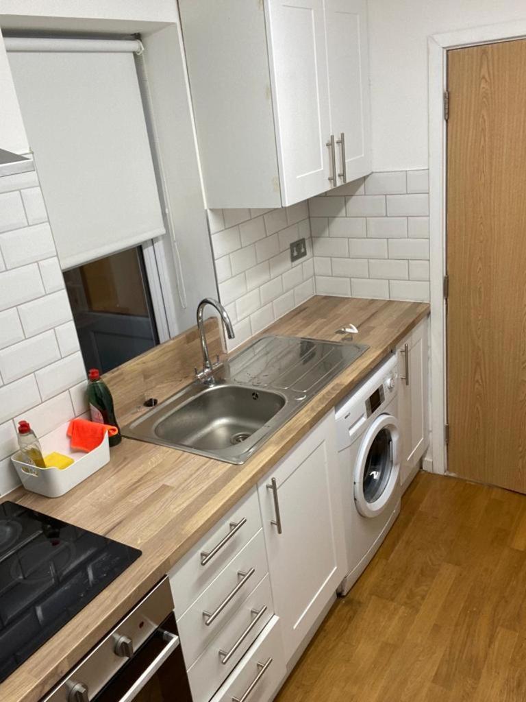 Lovely Private In Euston, Homestay *